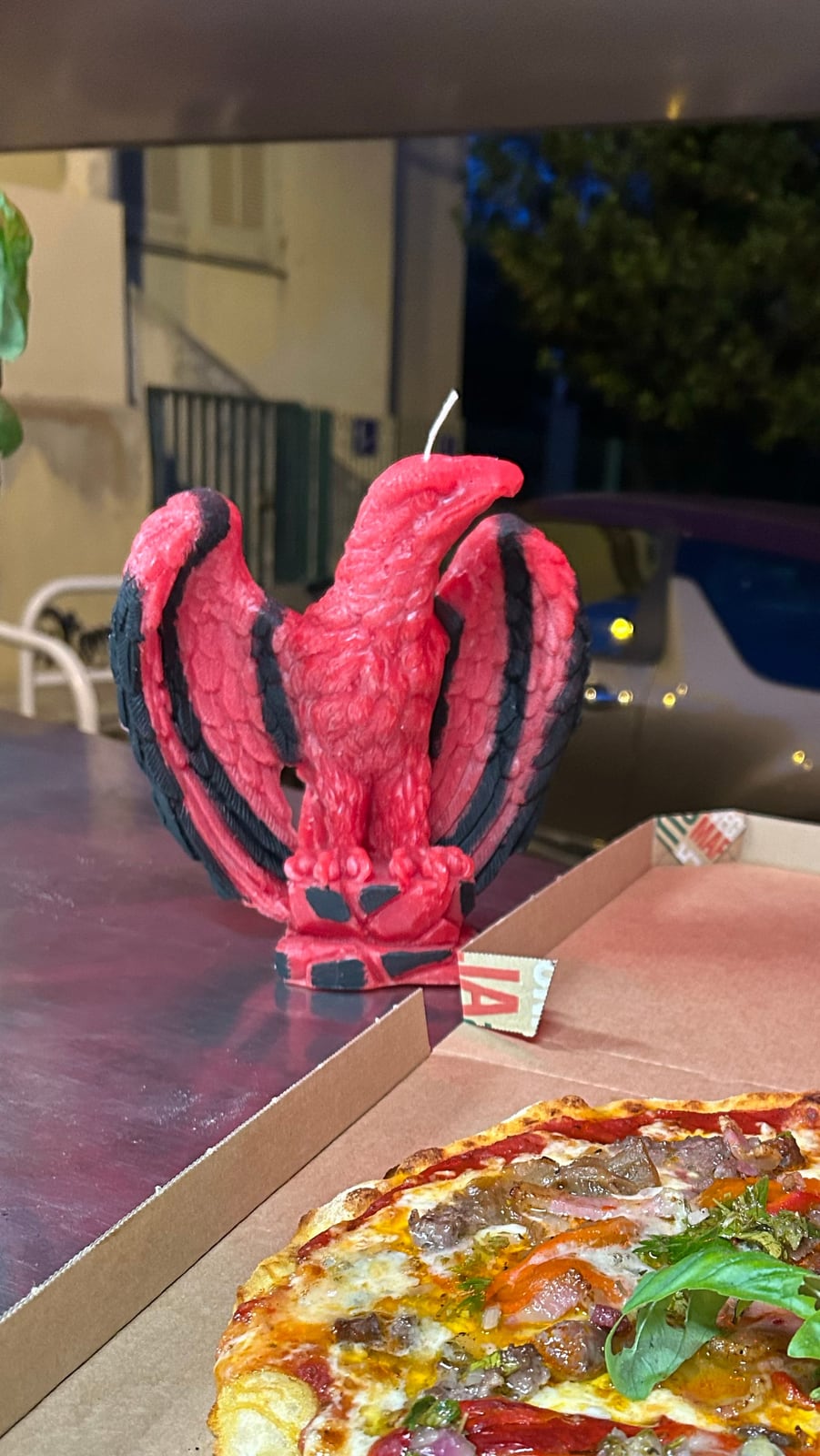 La pizzeria Sian D'Acqui en soirée, à Saint-Roman-de-Bellet près de Nice