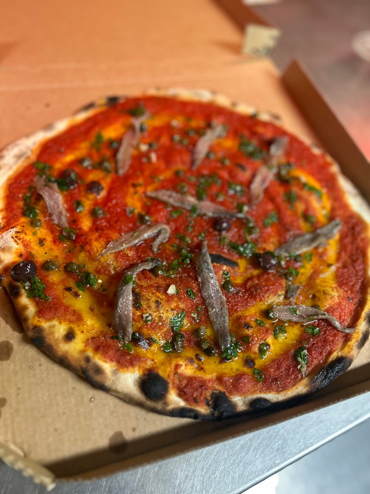 La Napo, pizza aux anchois et à l'ail — Pizzeria Sian D'Acqui, Saint-Roman-de-Bellet
